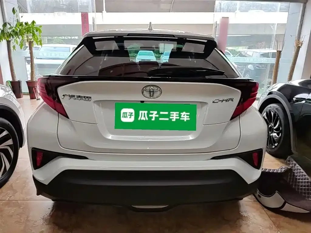 Toyota C-HR — фото 5