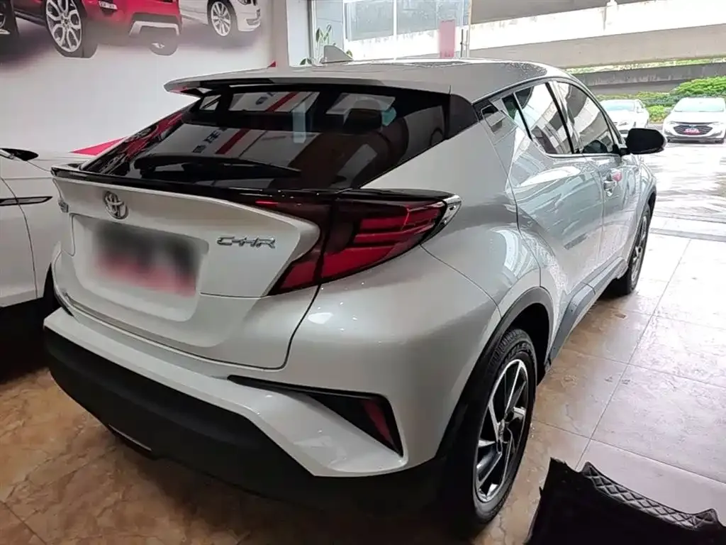 Toyota C-HR — фото 6