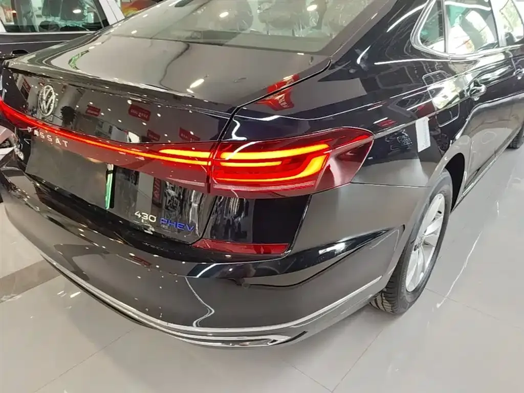 Volkswagen Passat New Energy — фото 3