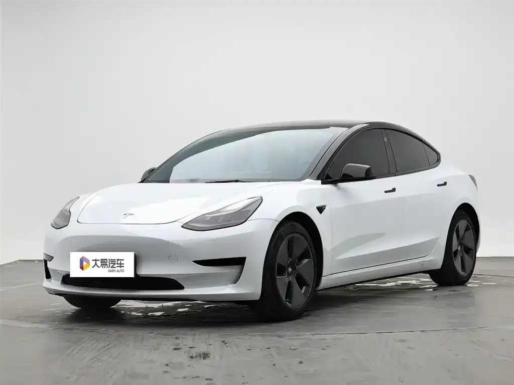 Tesla Model 3 — фото 1