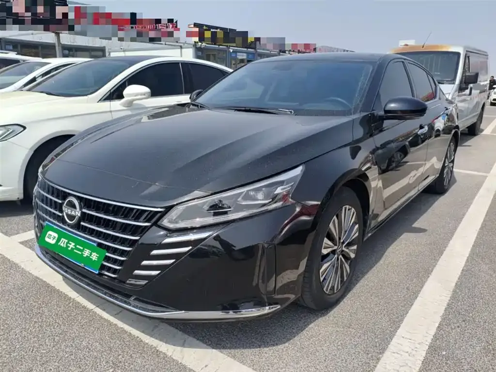 Nissan Teana — фото 1