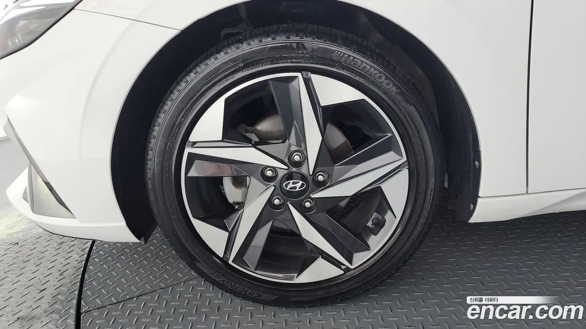 Hyundai AVANTE — фото 9