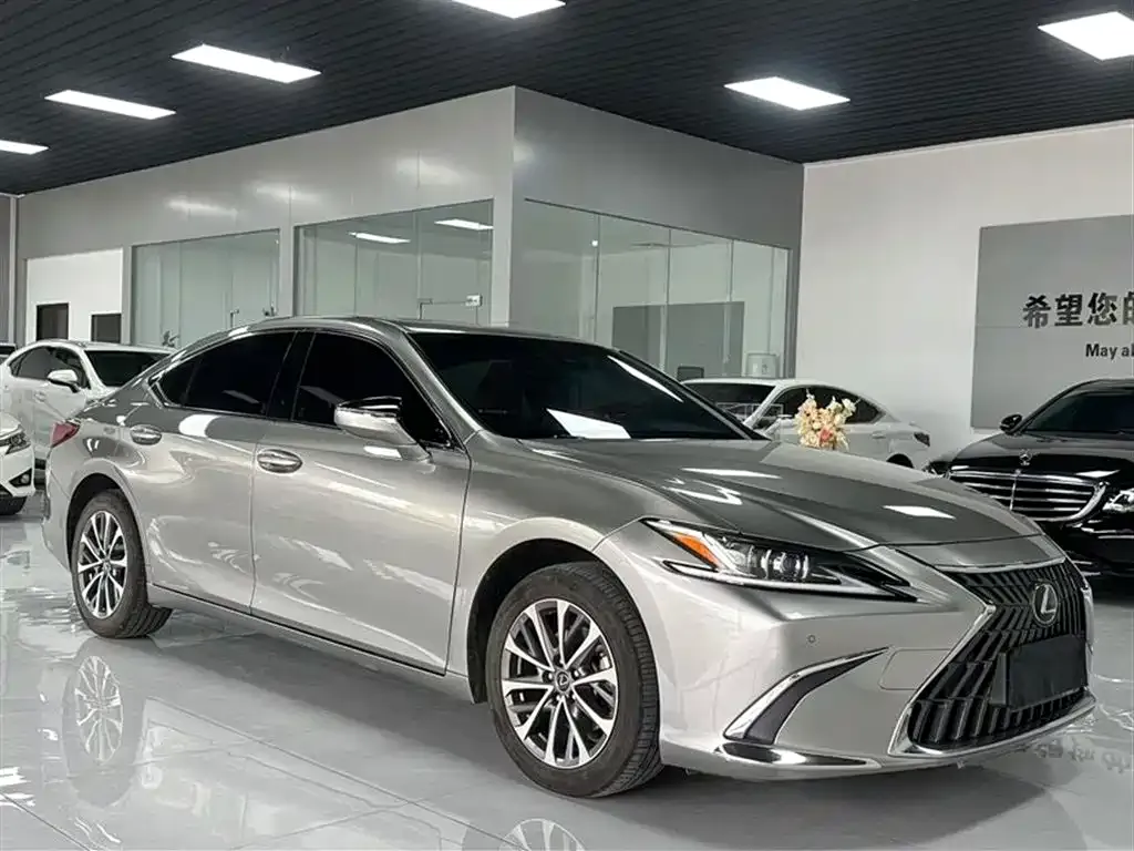Lexus ES — фото 7