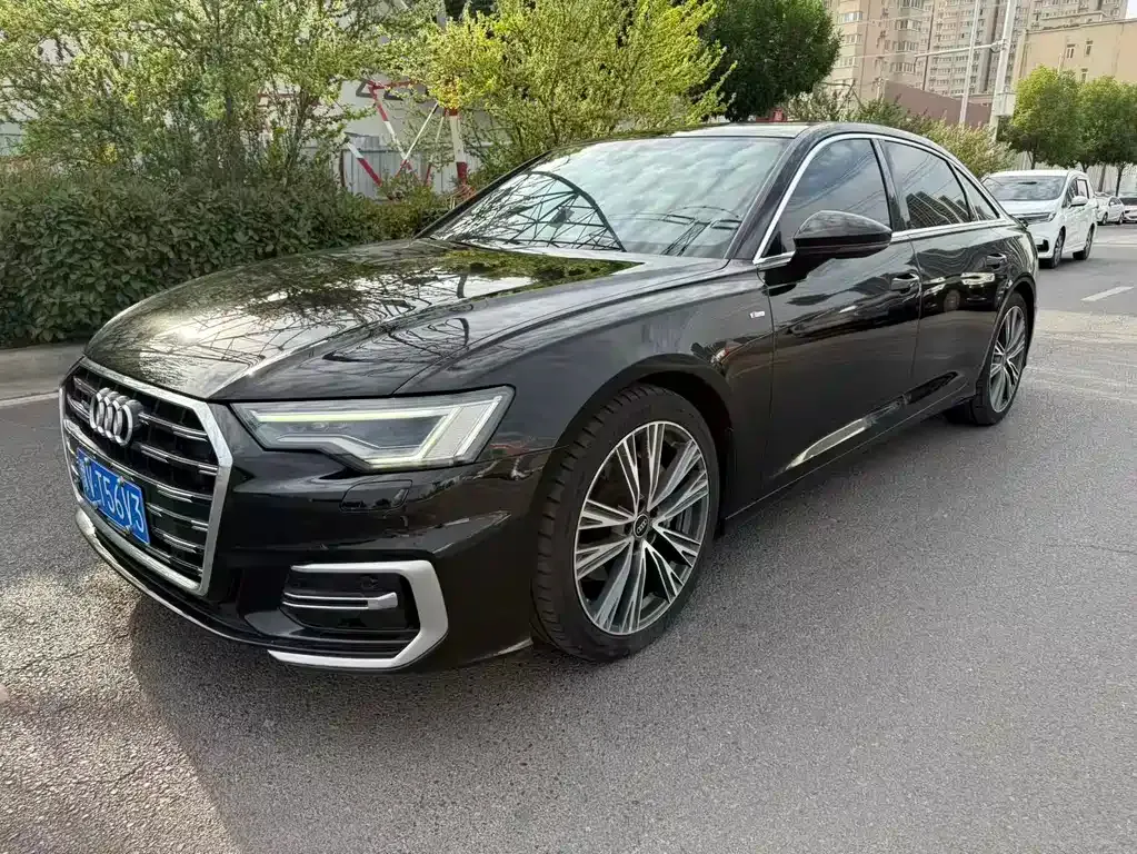 Audi A6L — фото 1