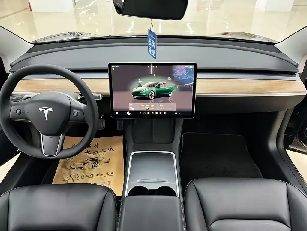 Tesla Model 3 — фото 8