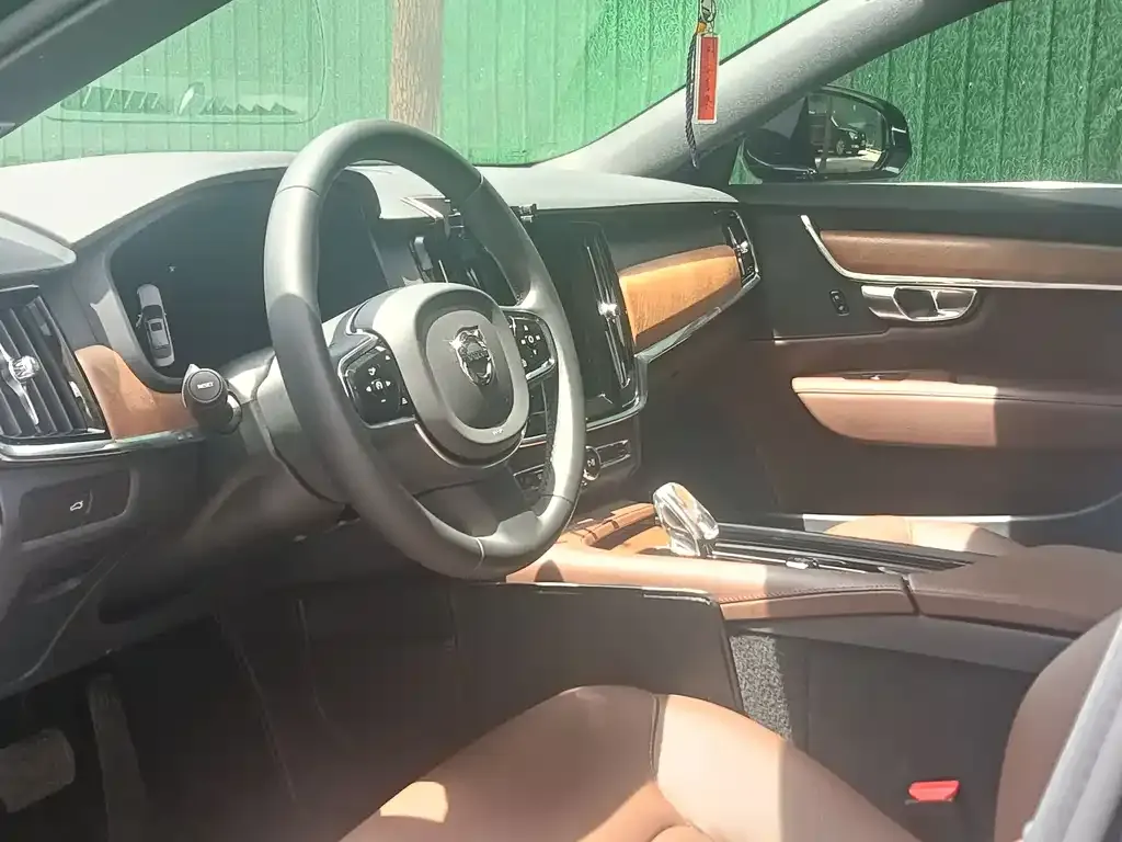 Volvo S90 — фото 4
