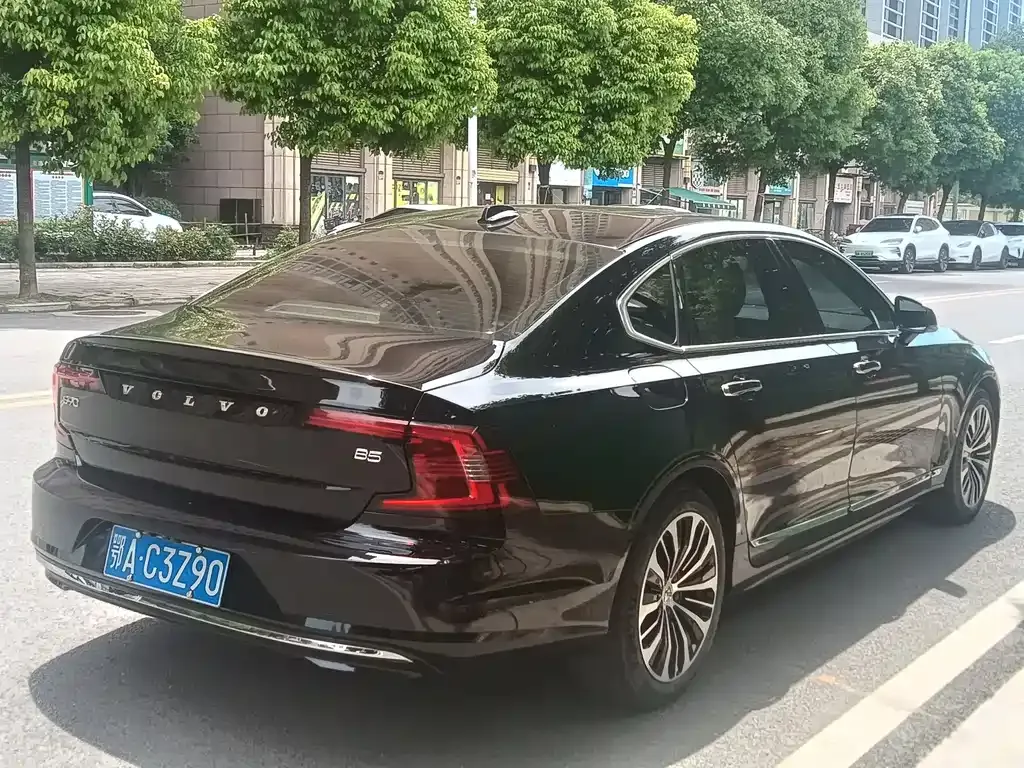 Volvo S90 — фото 8