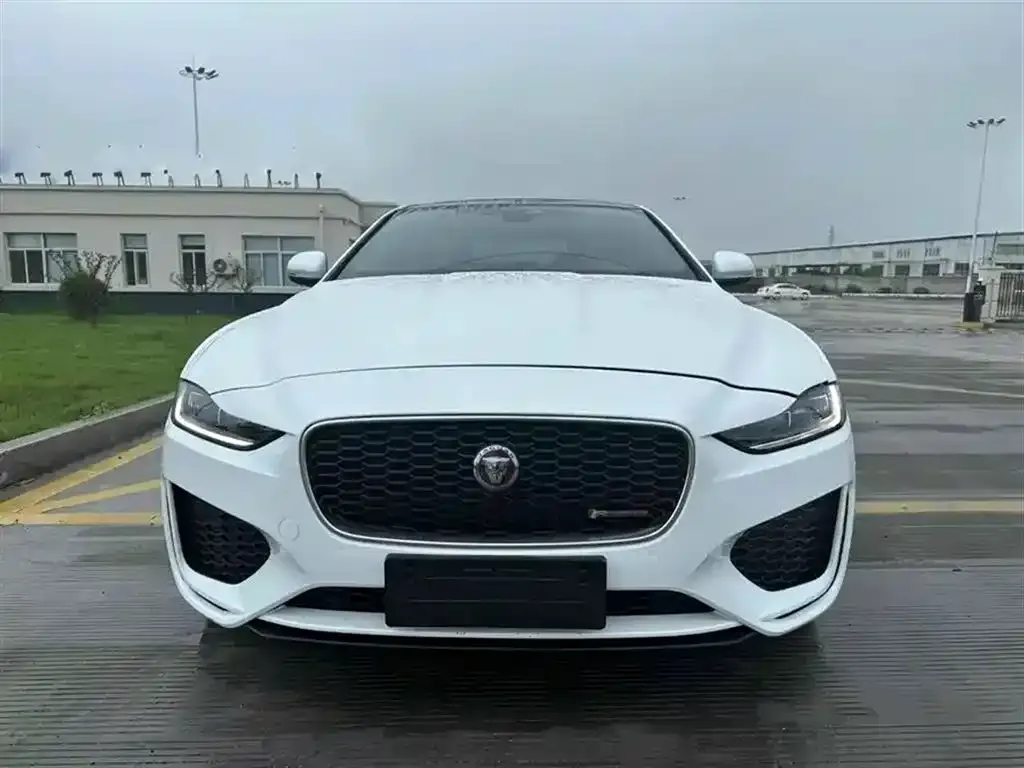Jaguar XEL — фото 3