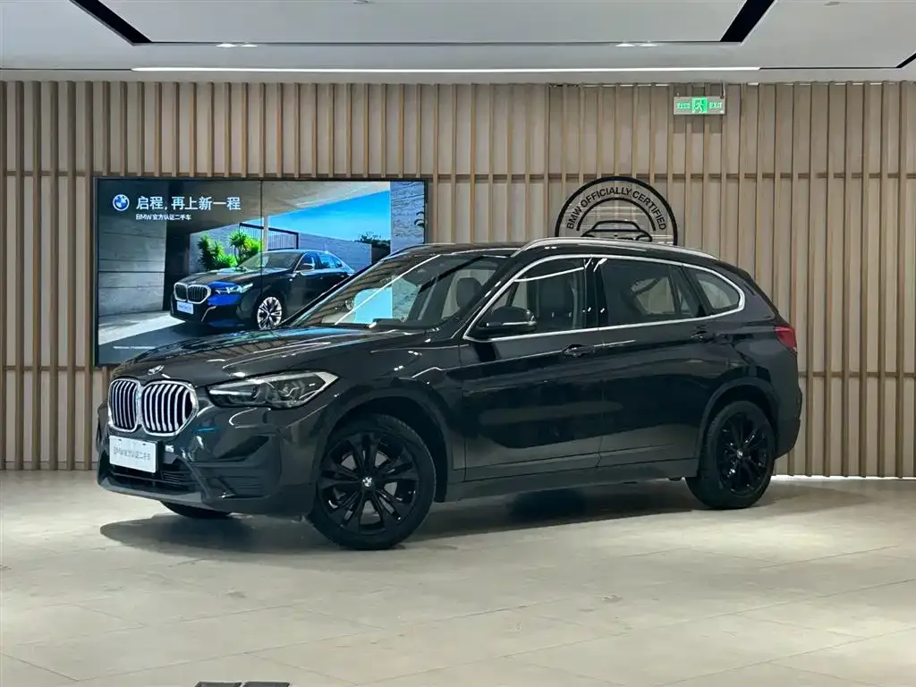 BMW X1 — фото 1