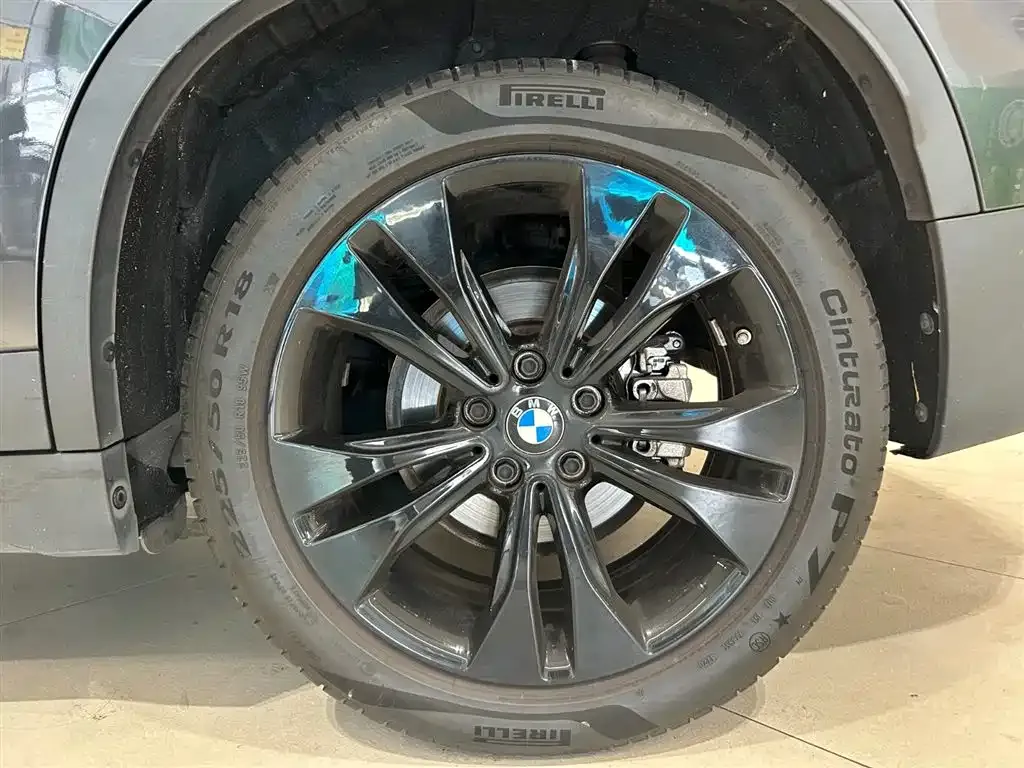 BMW X1 — фото 5