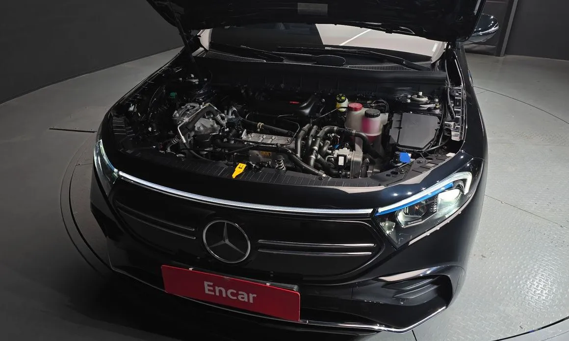 Mercedes-Benz EQB — фото 10
