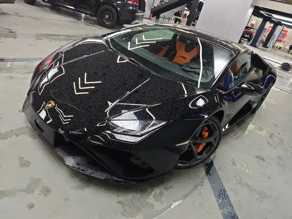 Lamborghini Huracan — фото 1