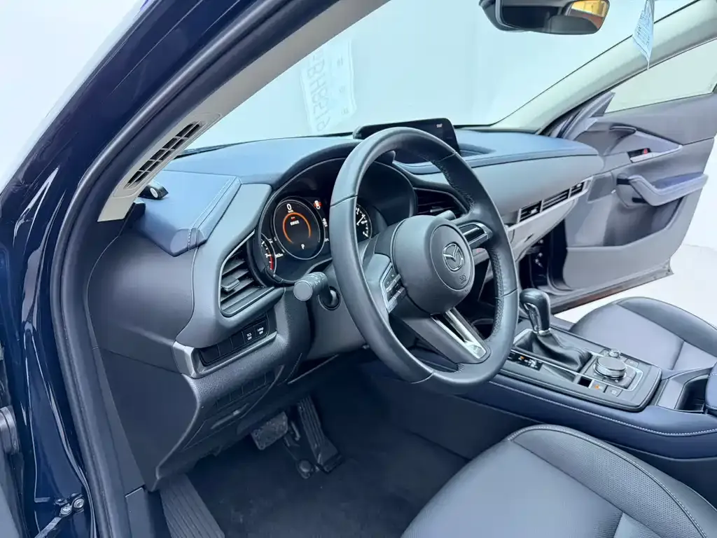 Mazda CX-30 — фото 10