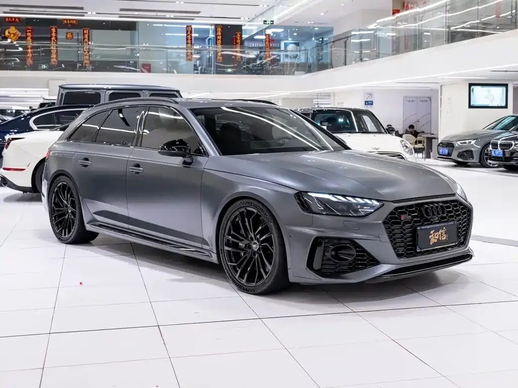 Audi RS 4 — фото 6