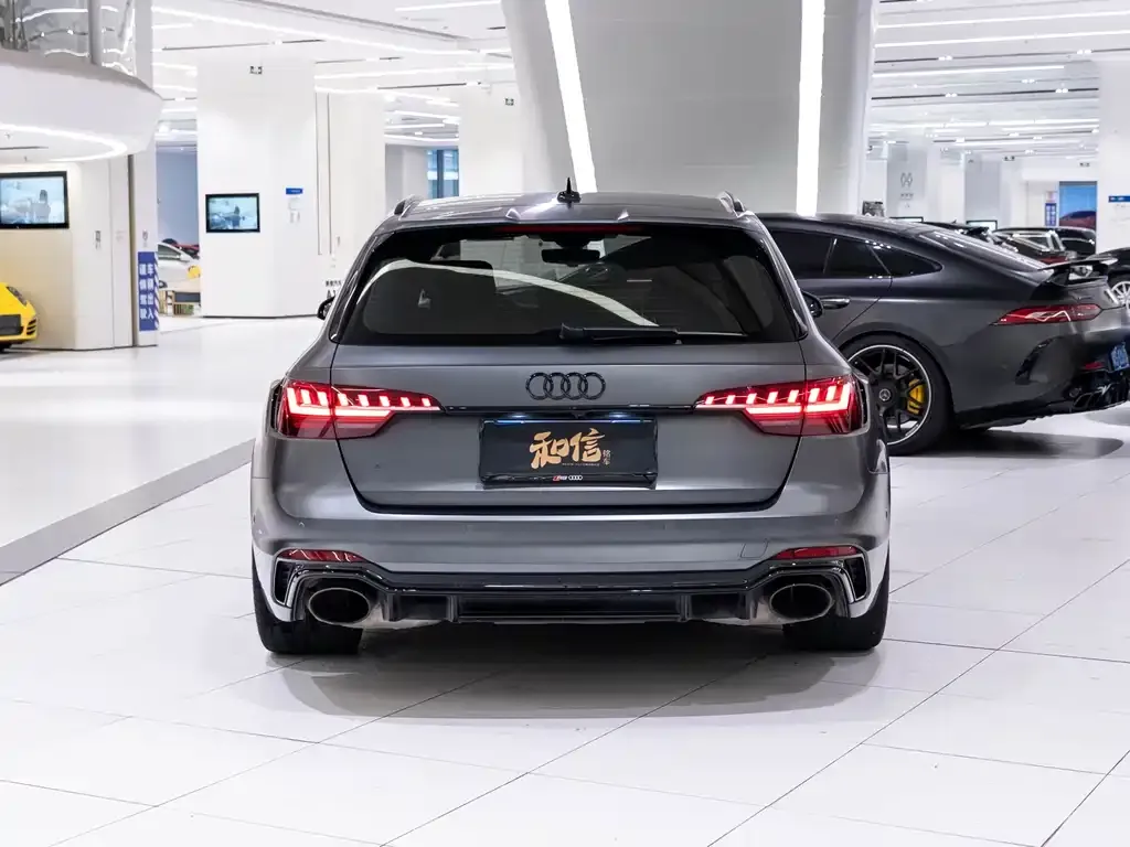 Audi RS 4 — фото 3