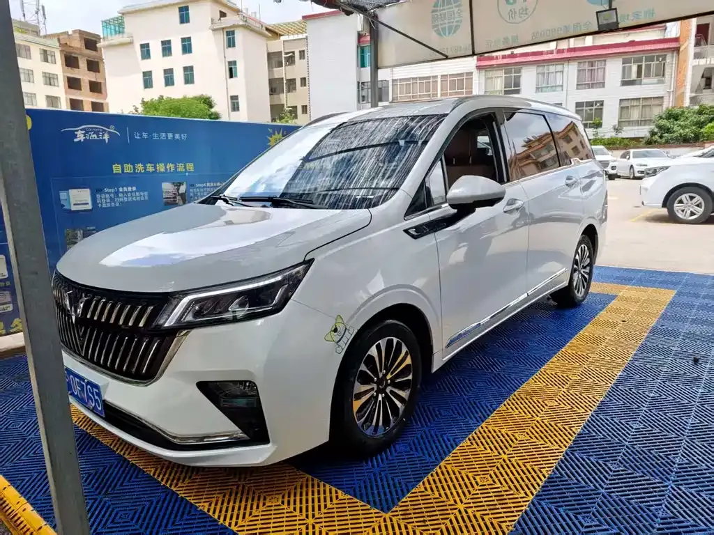 Wuling Jiachen — фото 1