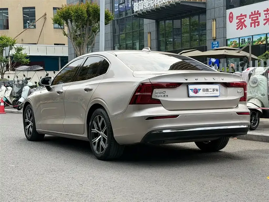 Volvo S60 — фото 4