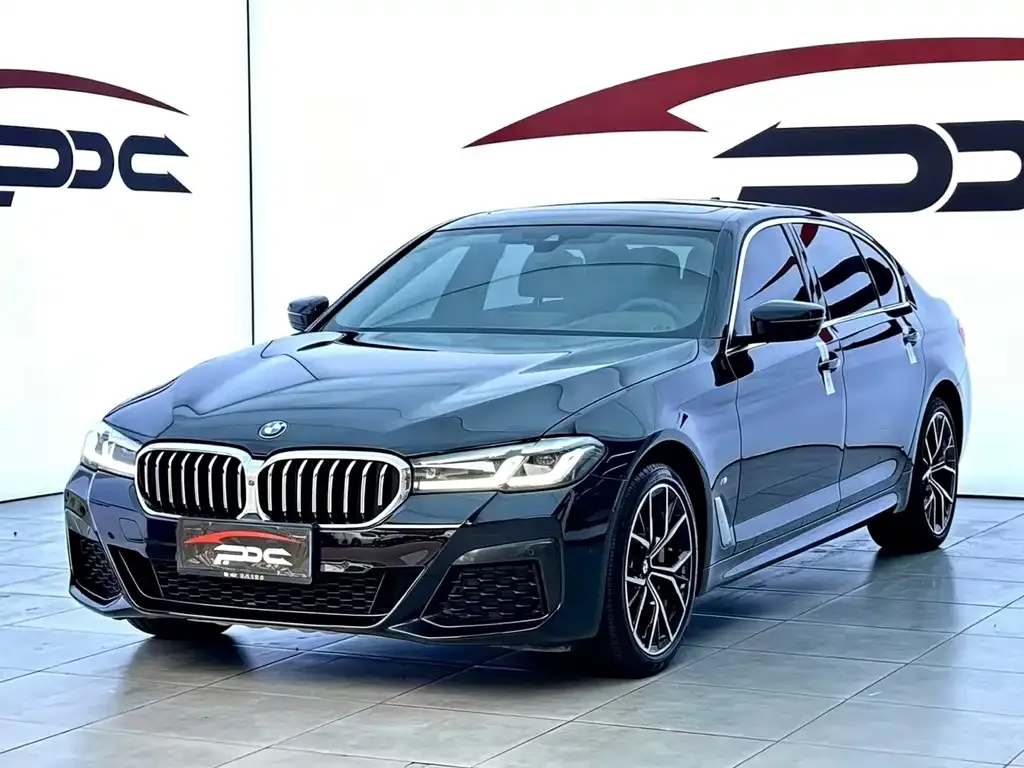 BMW 5 Series — фото 1