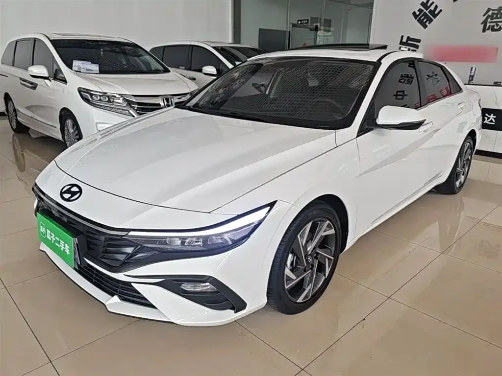 Hyundai Elantra — фото 10