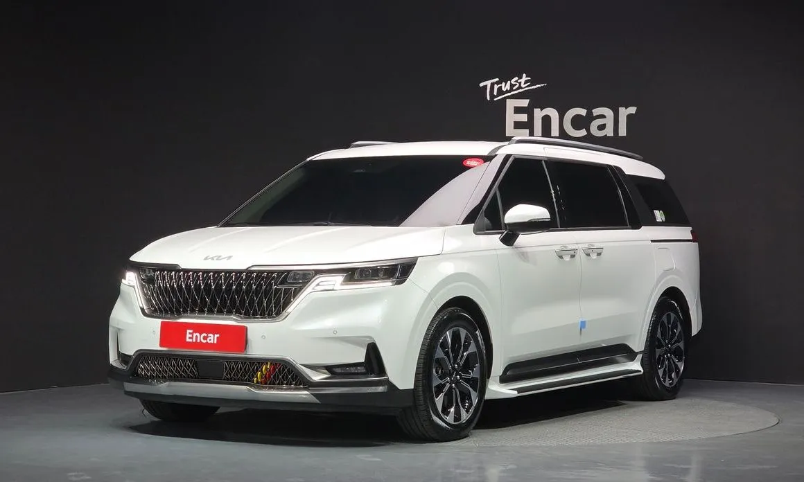 Kia Carnival — фото 1