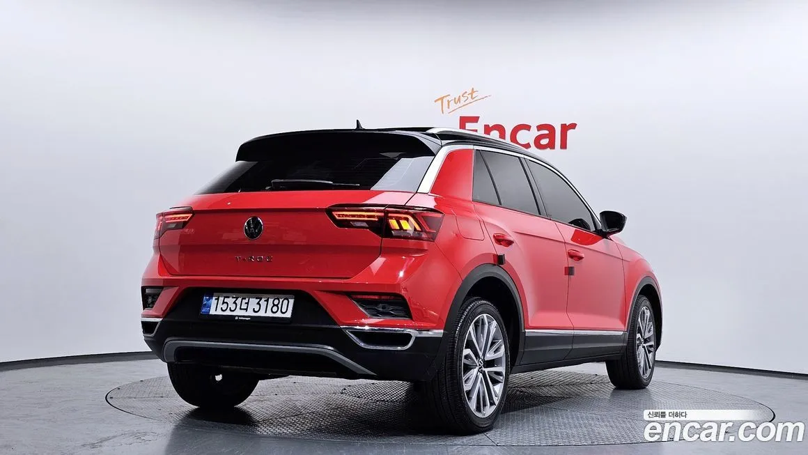 Volkswagen T-Roc — фото 2