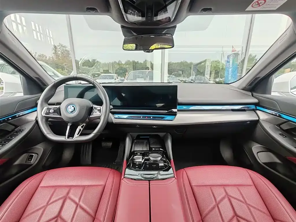 BMW i5 — фото 6