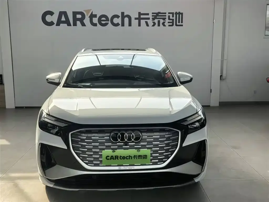 Audi Q4 e-tron — фото 2