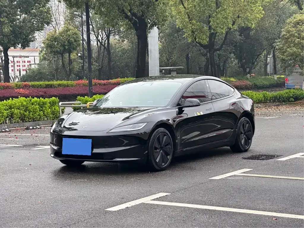 Tesla Model 3 — фото 4