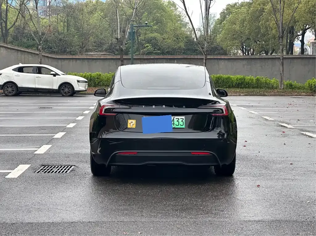 Tesla Model 3 — фото 7