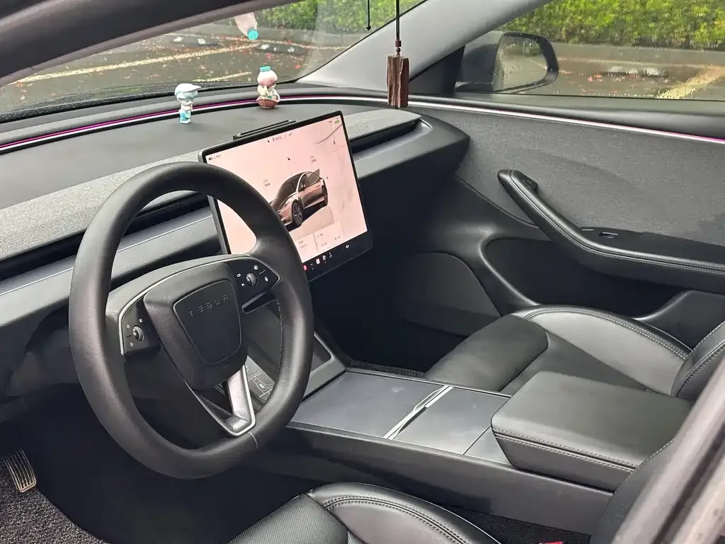 Tesla Model 3 — фото 3