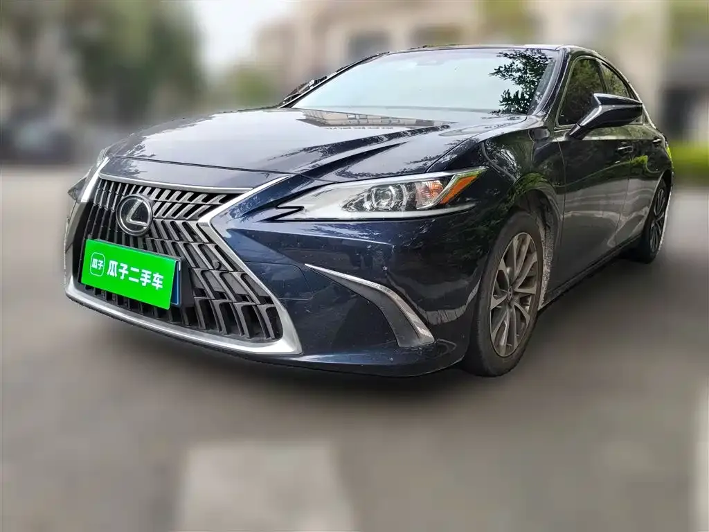 Lexus ES — фото 1