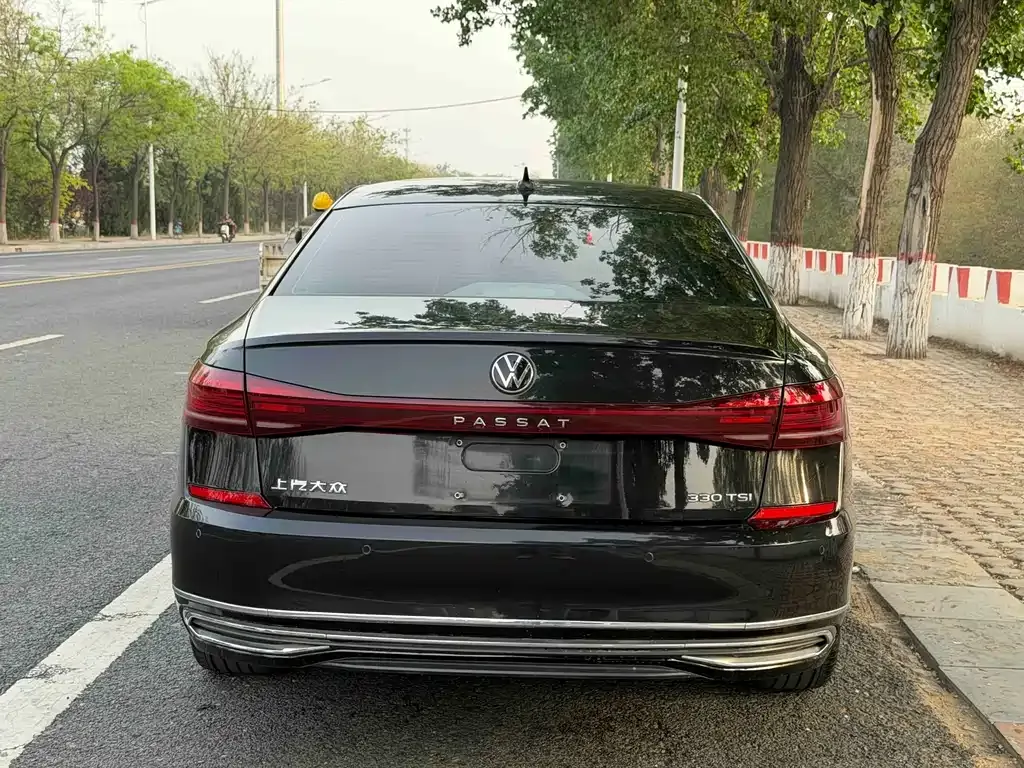 Volkswagen Passat — фото 6
