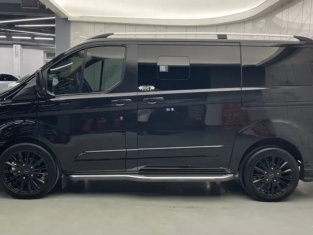 Ford Tourneo — фото 2