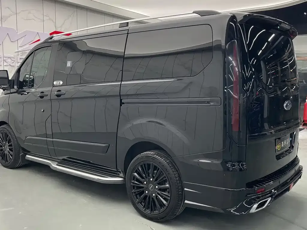 Ford Tourneo — фото 6