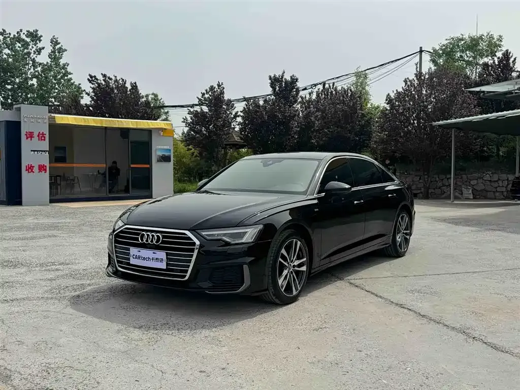 Audi A6L — фото 1