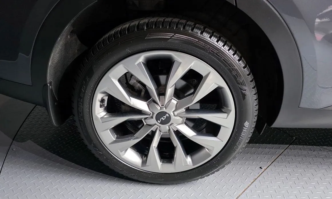 Kia Sorento — фото 7