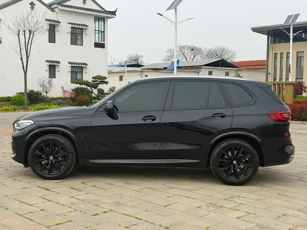BMW X5 (Import) — фото 6