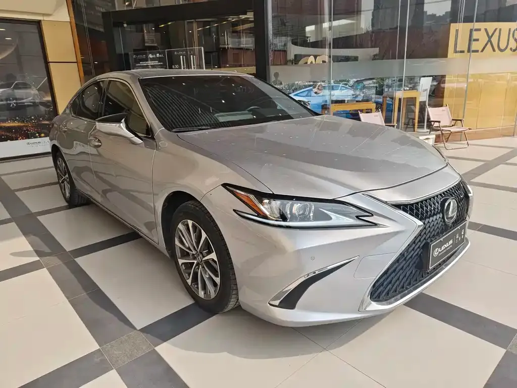 Lexus ES — фото 9