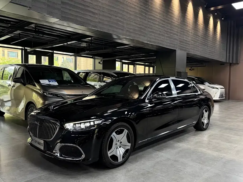 Mercedes-Benz S-Class — фото 1