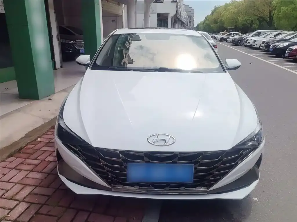 Hyundai Elantra — фото 4