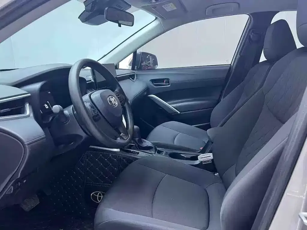 Toyota Corolla Cross — фото 3