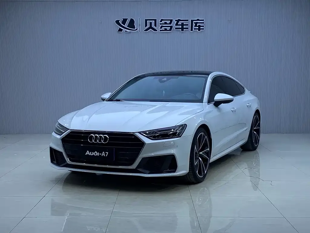 Audi A7 — фото 1