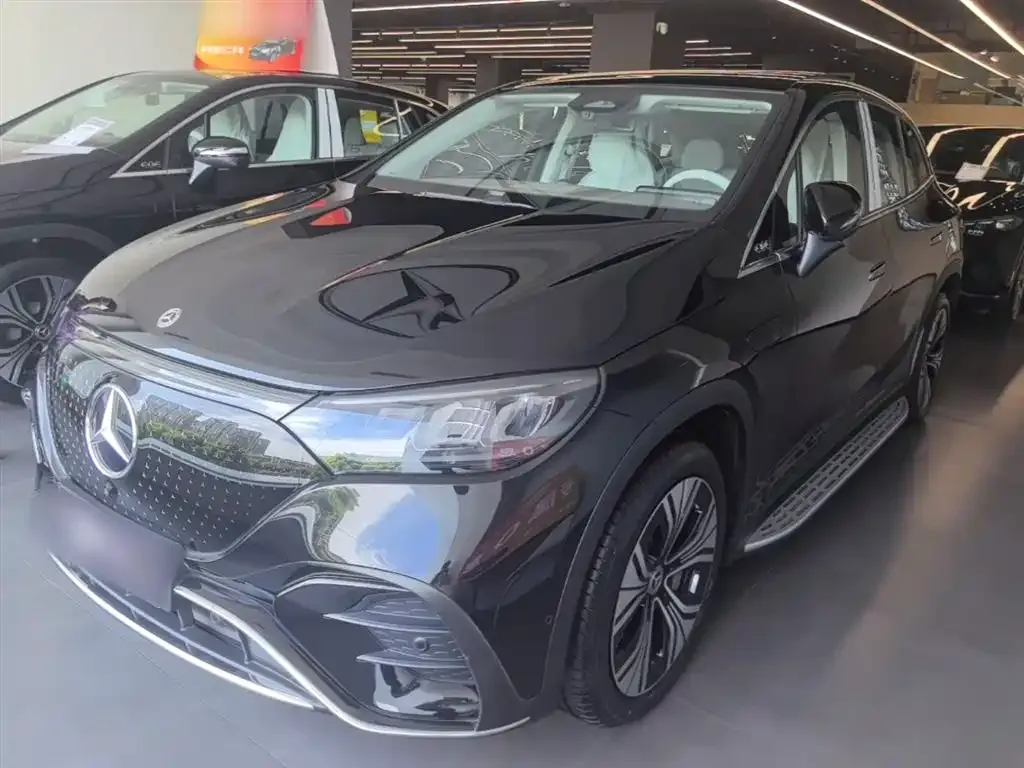 Mercedes-Benz EQE SUV — фото 1