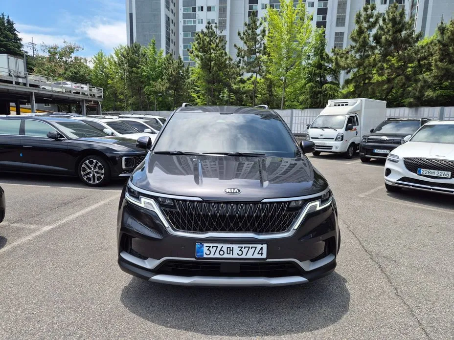 Kia Carnival — фото 1