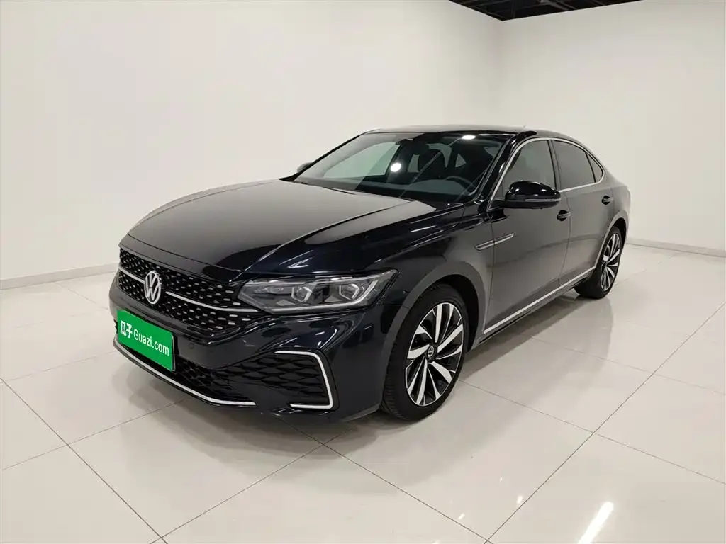 Volkswagen Passat — фото 1