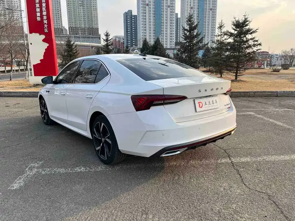Skoda Octavia — фото 4