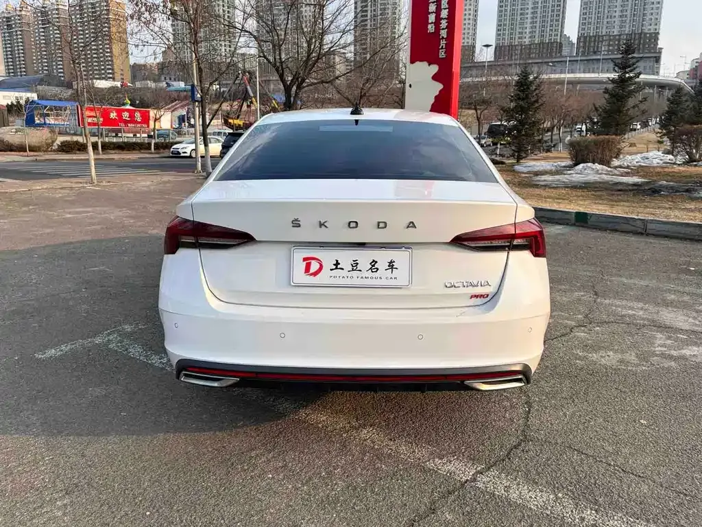 Skoda Octavia — фото 2