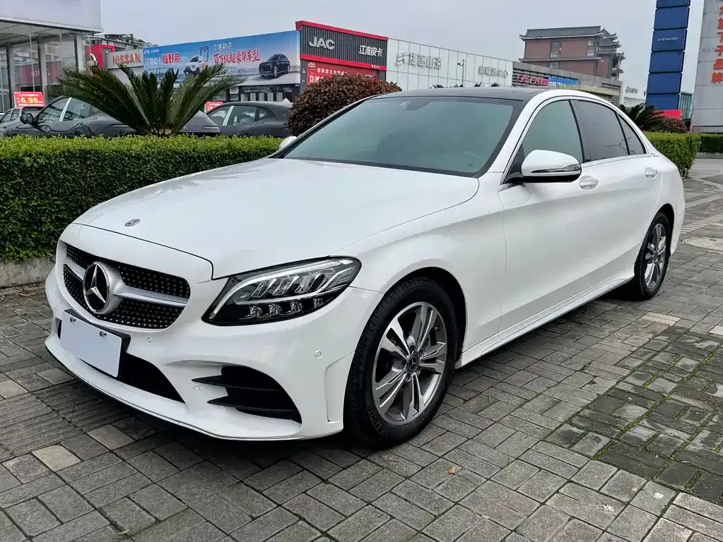 Mercedes-Benz C-Class — фото 1