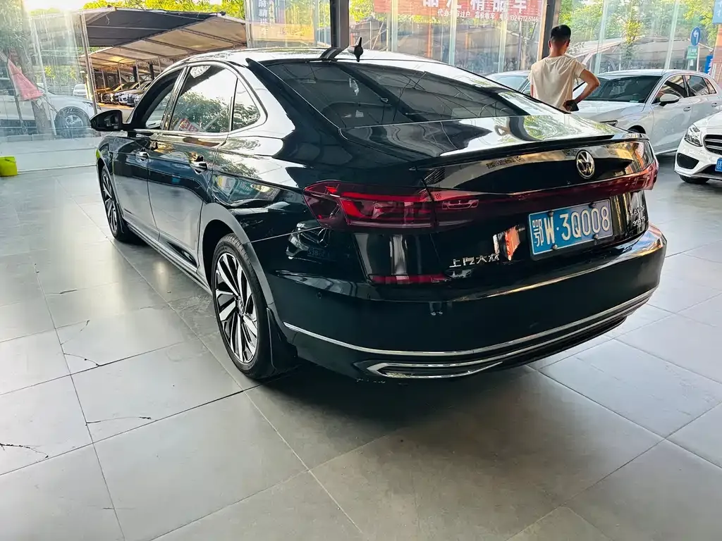 Volkswagen Passat — фото 5
