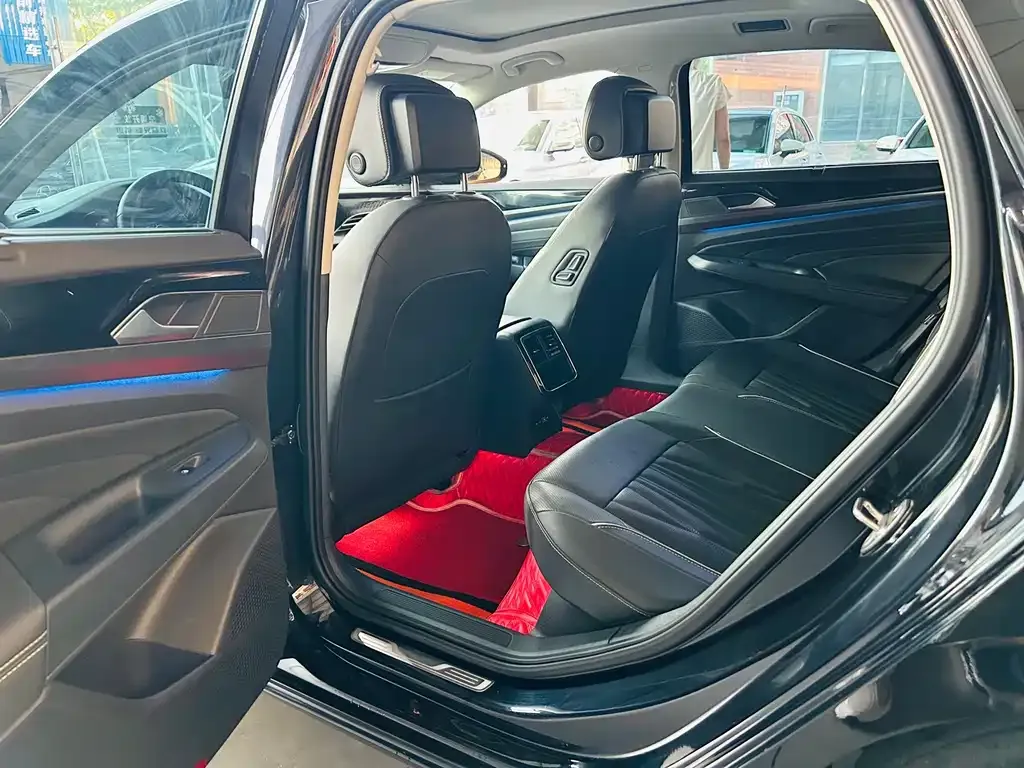 Volkswagen Passat — фото 8